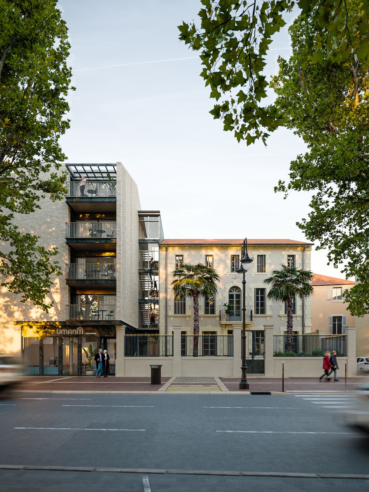 Umaniti-vertical.jpg Facade Umaniti Narbonne